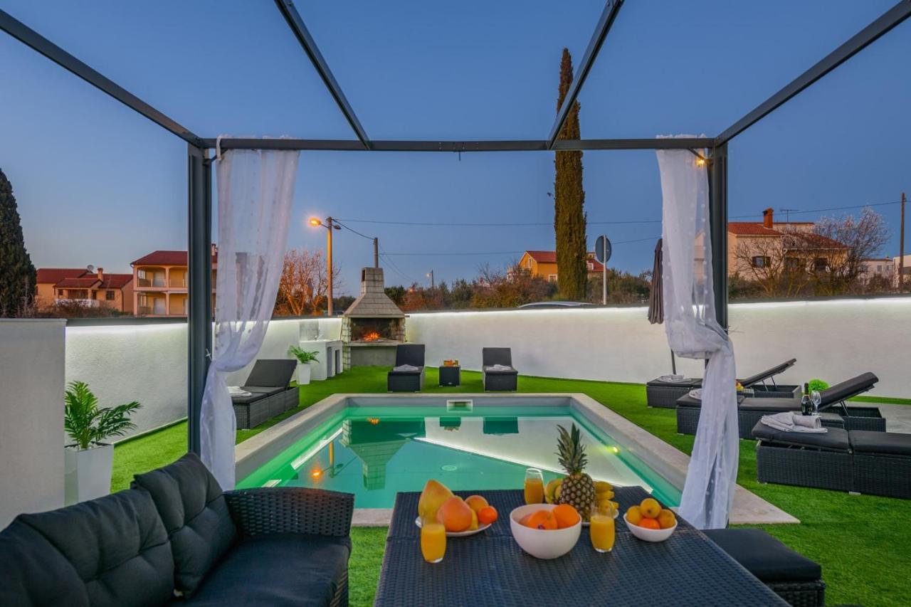PUY Complex Villa White מראה חיצוני תמונה
